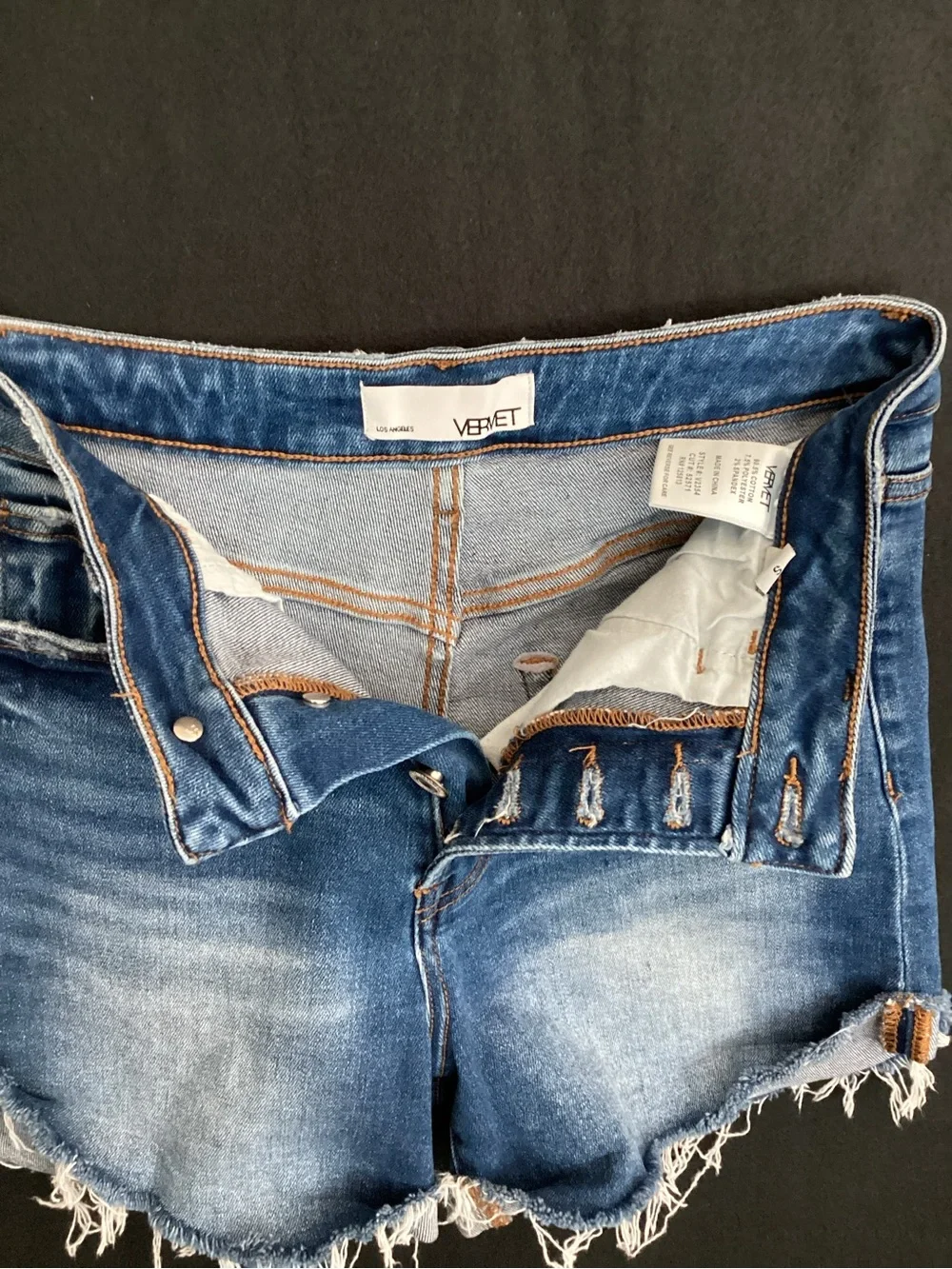 Vervet button fly Jean shorts size small